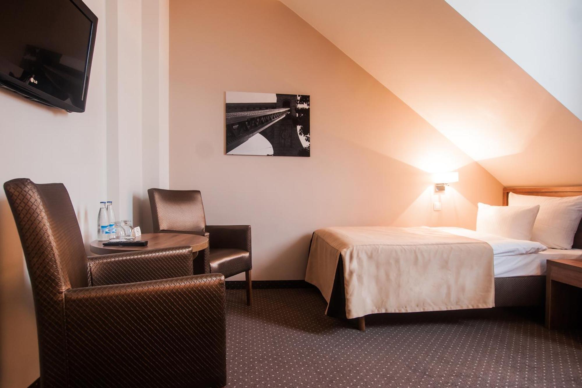 Hotel Gem Wrocław Quarto foto