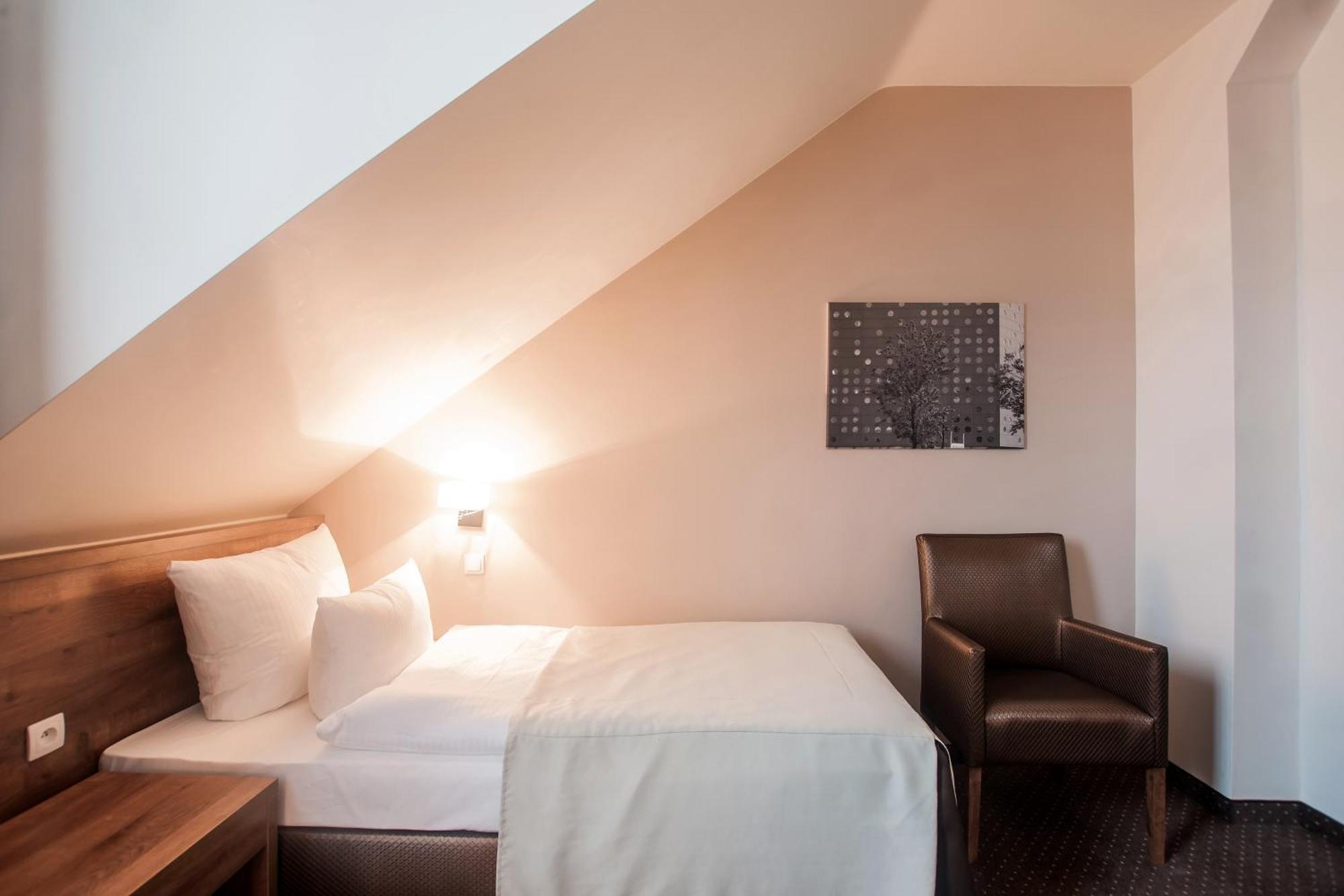 Hotel Gem Wrocław Quarto foto